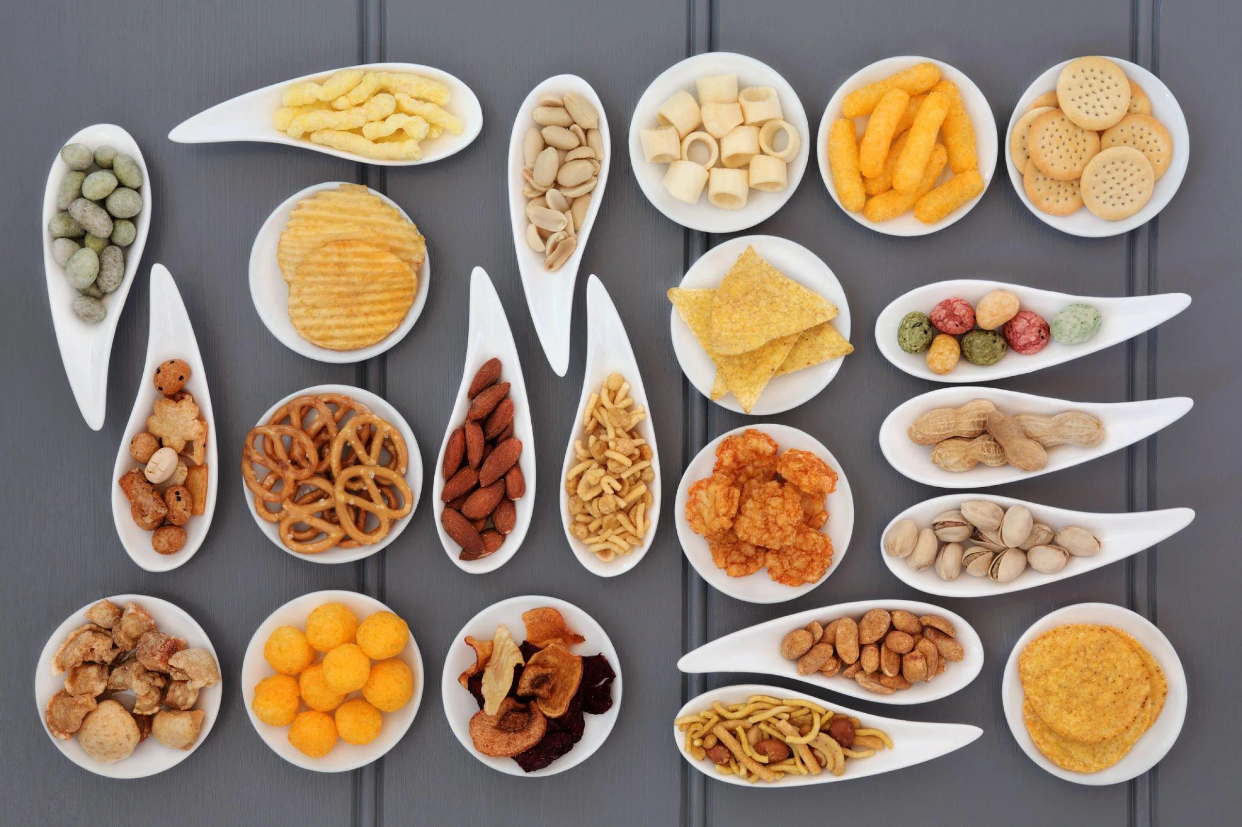 Soft foods to eat after a tooth extraction: yogurt, puree and soup