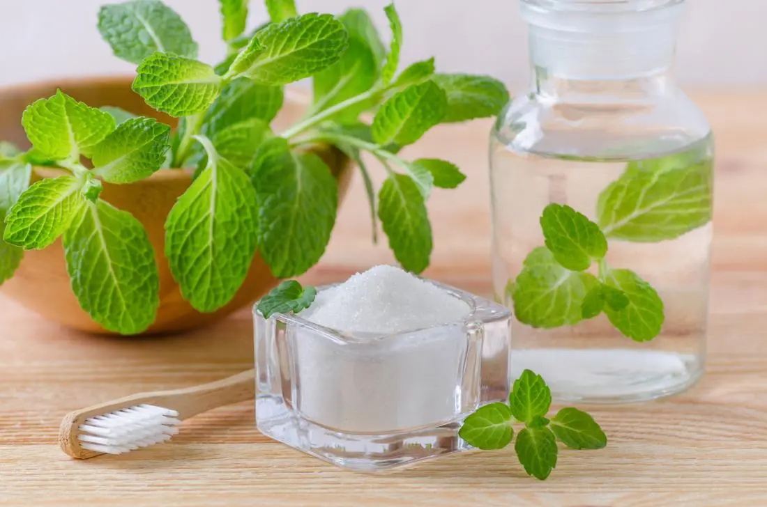 gentle oral care that helps itchy gums: a soft brush and dental floss